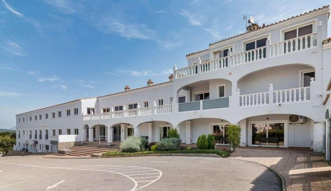El antiguo hotel San Roque Sports de Sotogrande, en venta por casi doce millones de euros