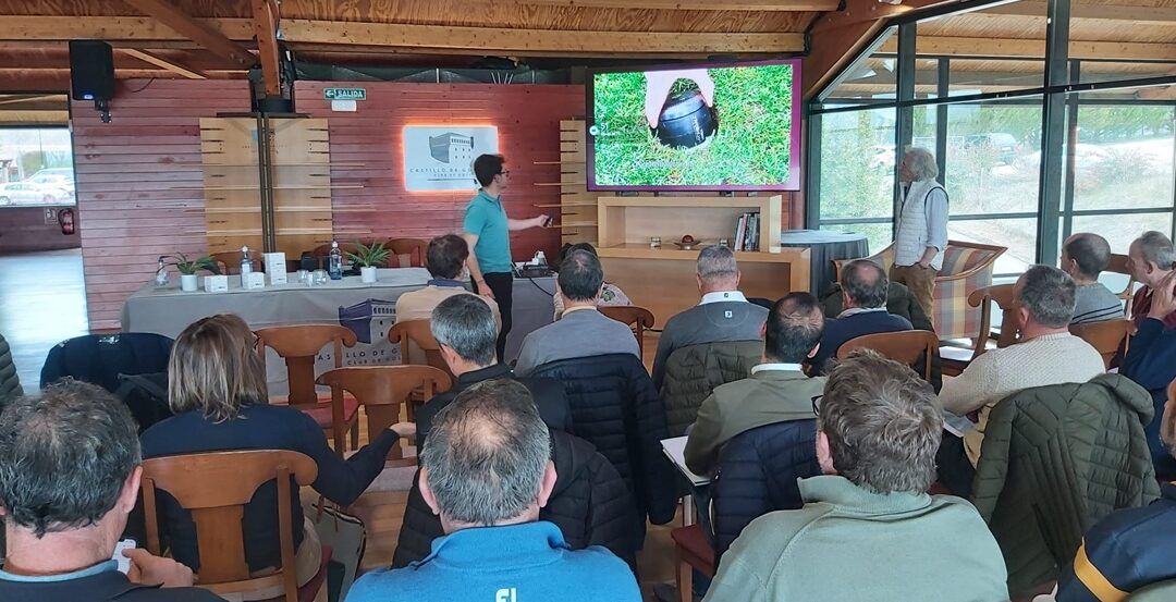 El sensor de suelo Hydroball, desarrollado por DENODL y distribuido por Servicentre, centró la atención de la jornada técnica desarrollada en Castillo de Gorraiz
