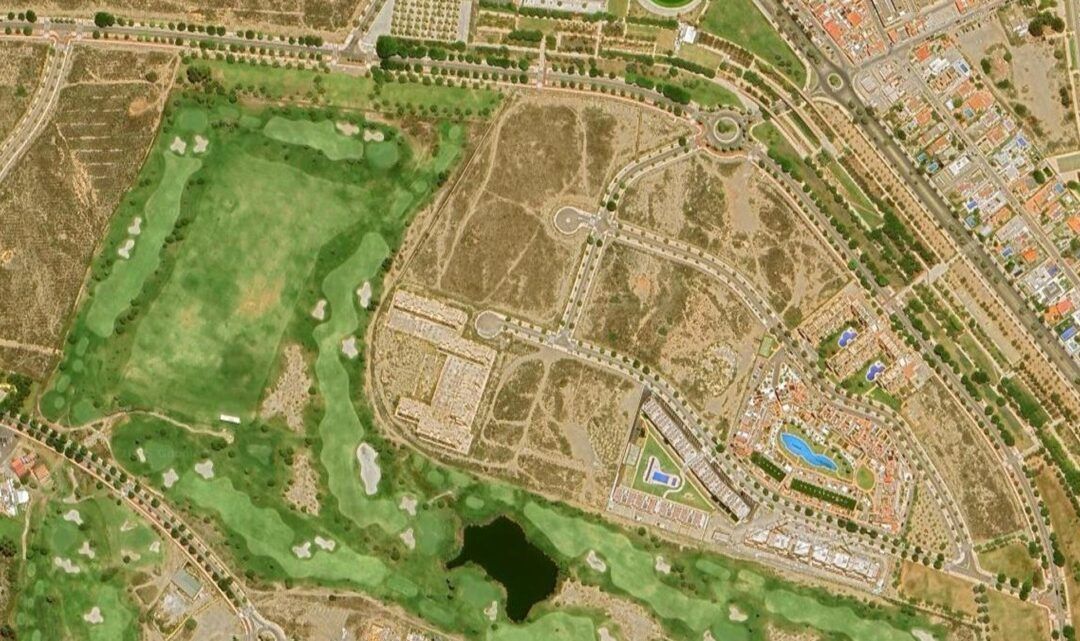 Los enclaves turísticos de El Toyo, incluyendo su campo de golf, tendrán puntos de conexión wifi