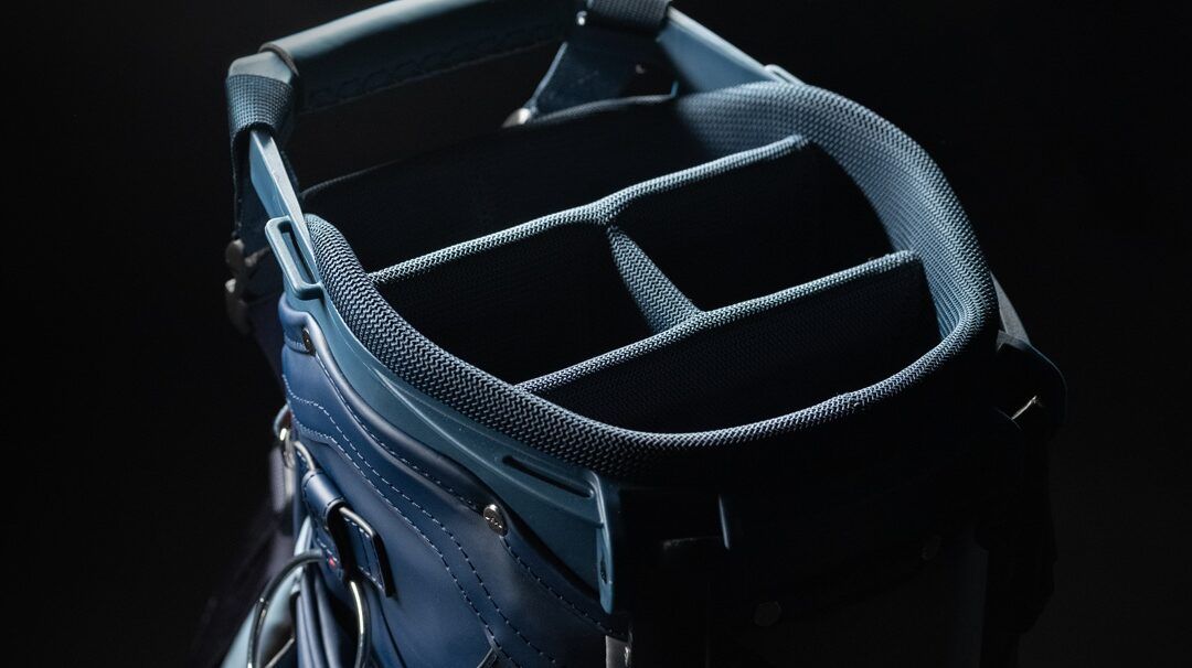 ‘Infinity vinyl’, material ultrarresistente y repelente al agua protagonista de la colección de bolsas de golf Matchplay de Sun Mountain