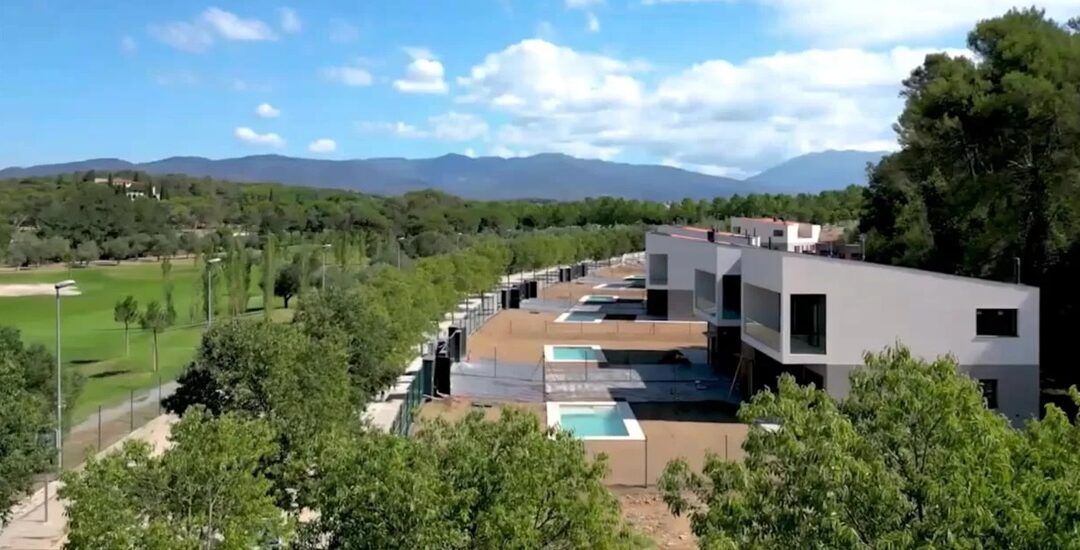 Inversores asiáticos reactivan la segunda fase del desarrollo inmobiliario de La Roca Golf Resort con 2028 como fecha de entrega de viviendas