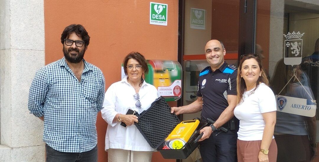 Instalado en el Campo Municipal de Golf de Llanes uno de los siete desfibriladores accesibles que convierten al municipio en cardioprotegido