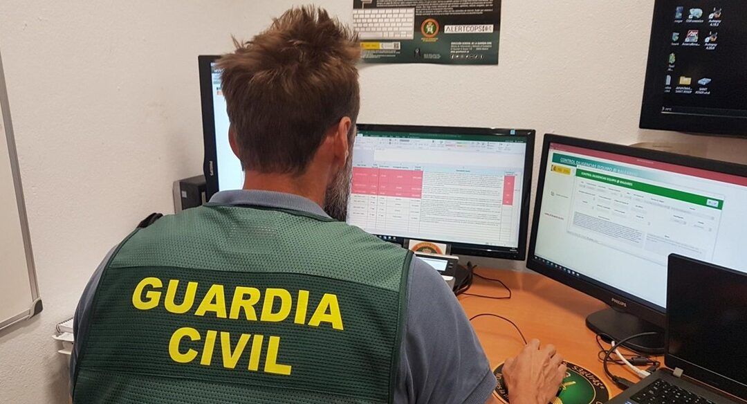 La Guardia Civil arresta a tres estafadores internacionales que captaban ‘inversores piramidales’ en clubs de golf de Mallorca