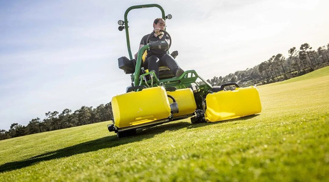 John Deere y sus concesionarios, presentes en los congresos anuales de la Asociación Española de Greenkeepers y de la Asociación Española de Gerentes de Golf