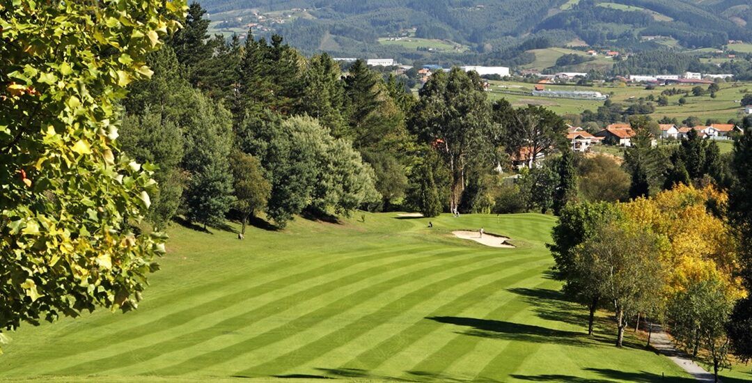 El Club de Campo Laukariz acoge por primera vez una prueba del Santander Golf Tour en el año de su cincuentenario