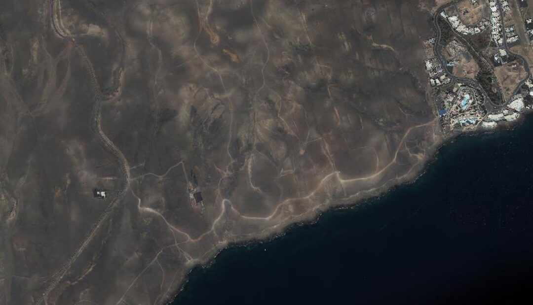La subasta judicial de terrenos en Playa Quemada como suelo rústico frena un antiguo plan parcial que incluía un campo de golf en Lanzarote