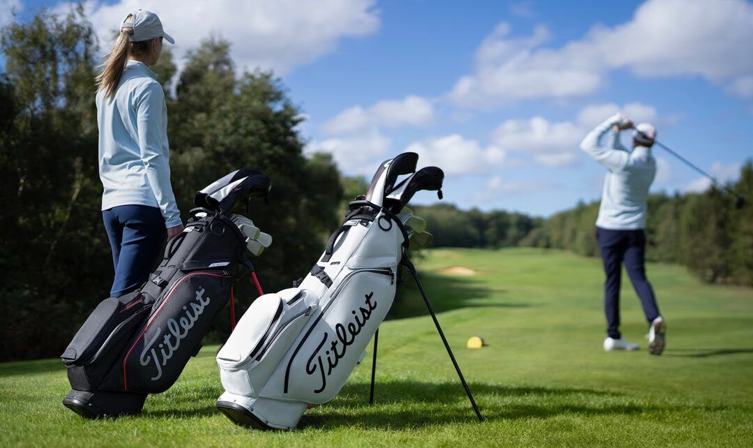Titleist presenta su nueva gama de bolsas Players S con mejoras en todos los ámbitos