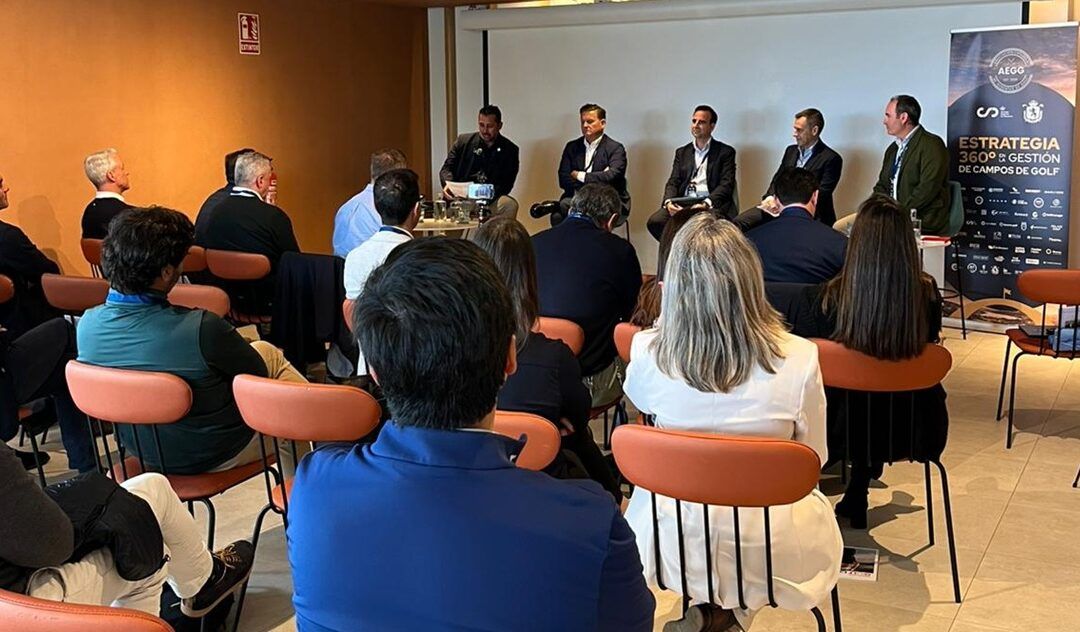 La AEGG impulsa en SO/ Sotogrande el debate sobre turismo, servicio e innovación en la gestión de campos de golf