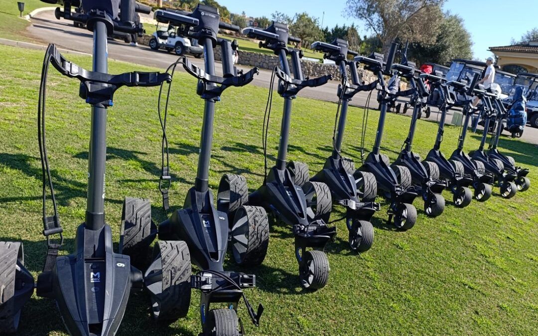 Arabella Golf refuerza su flota de carros de mano eléctricos con una veintena de unidades del modelo M5 GPS de Motocaddy