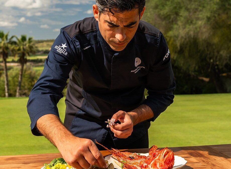 El resort mallorquín La Reserva Rotana se apoya en la cocina de autor del chef Andreu Genestra para reforzar su posicionamiento premium