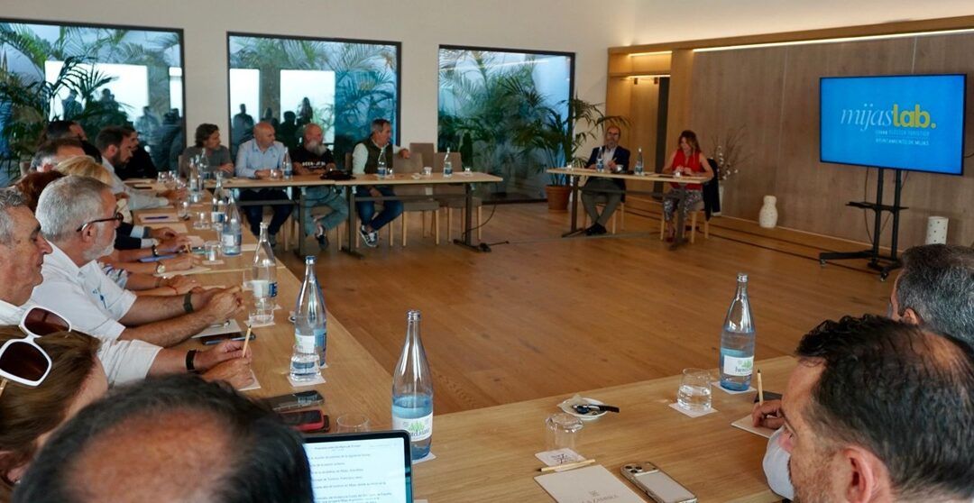 La mesa de trabajo Mijas Lab se reúne para analizar el impacto previsto del Andalucía Costa del Sol Open de España de golf en el municipio