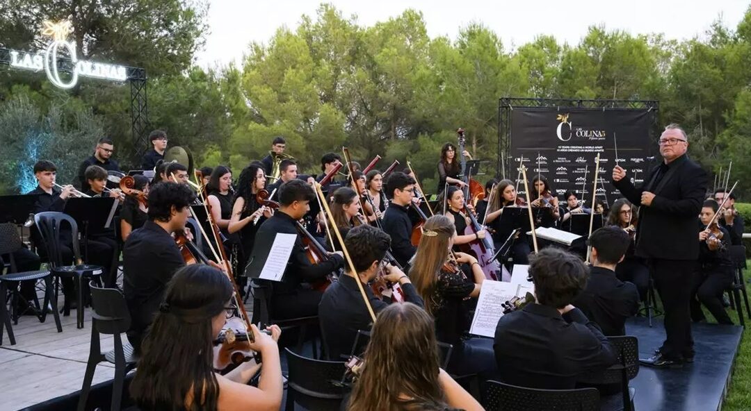 La Orquesta de Jóvenes de la Provincia de Alicante ofreció un concierto de verano en los jardines de Las Colinas Golf & Country Club