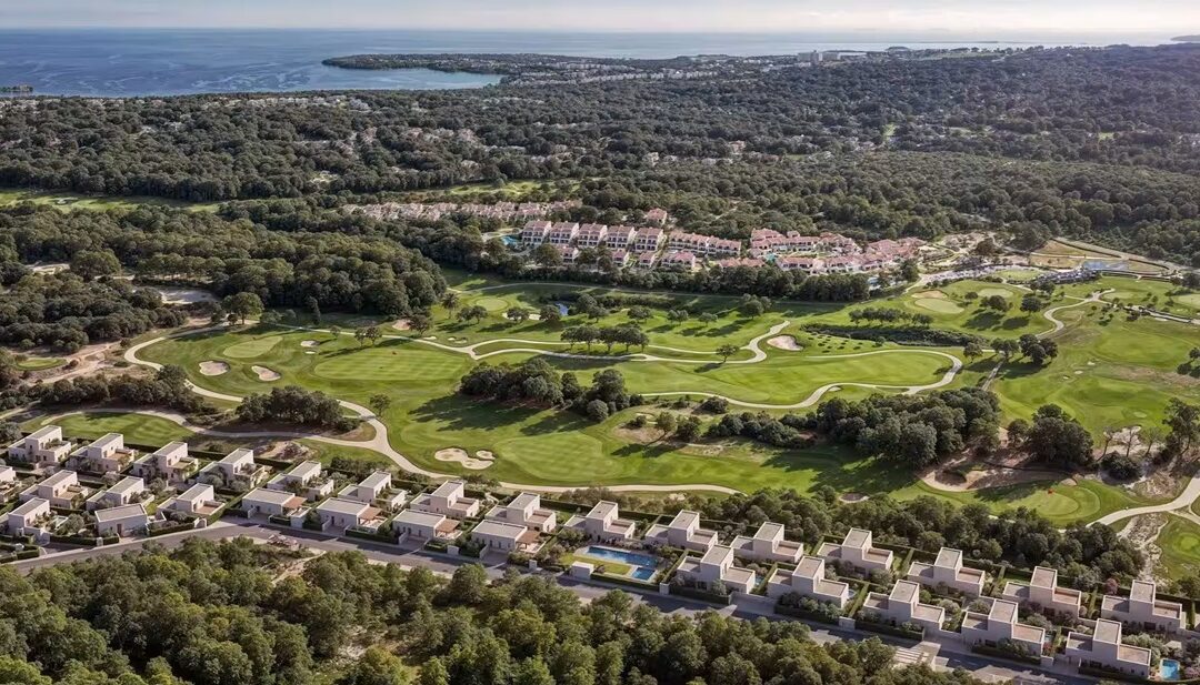 Marés Son Parc, nueva promoción inmobiliaria que empieza a tomar forma en Menorca