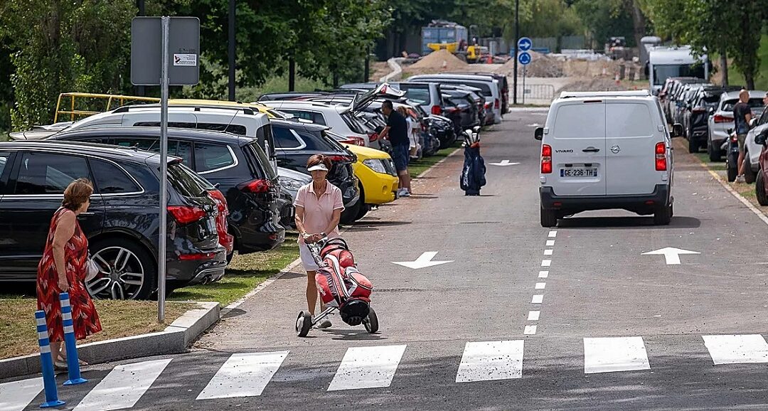 Inaugurado el nuevo aparcamiento de Mataleñas con ochenta plazas de aparcamiento ejecutadas con sistemas de pavi-césped