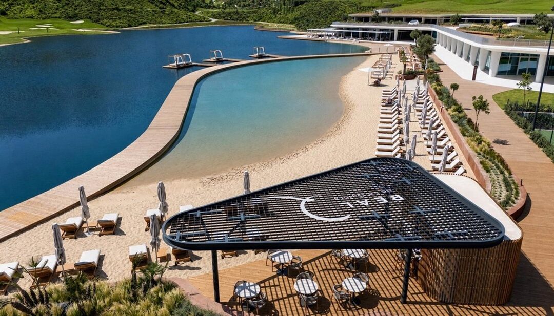 Real de La Quinta inaugura El Lago Club y estrena ‘Saltao’, la propuesta de Azotea Grupo en la Costa del Sol