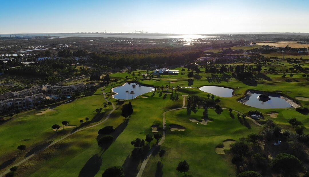 Villanueva Golf cumple veinte años consolidando su proyecto en la Bahía de Cádiz