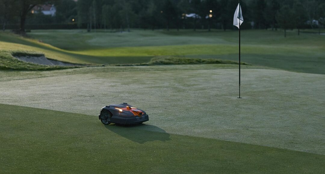 Husqvarna presenta una solución autónoma para la eliminación del rocío en greens