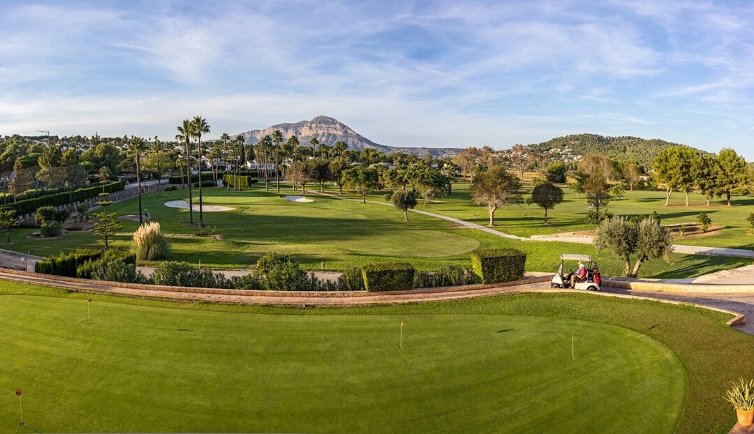 Oferta de empleo: caddy master en el Club de Golf Jávea